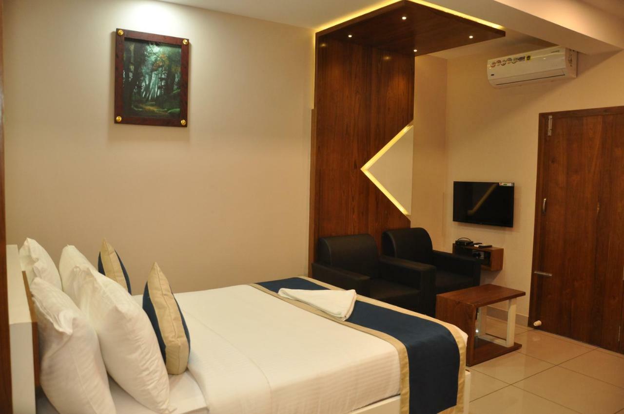 Nextel Inn, Calicut Экстерьер фото